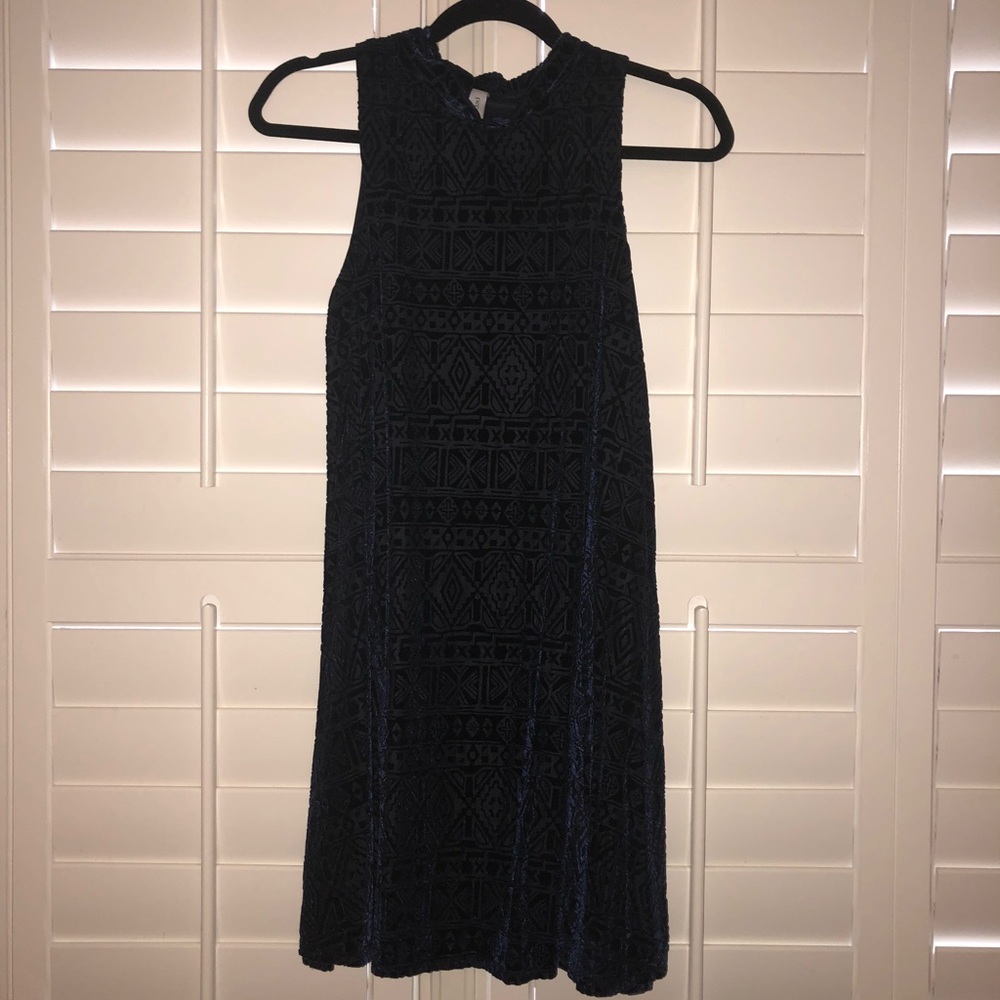 Velvet shift dress!